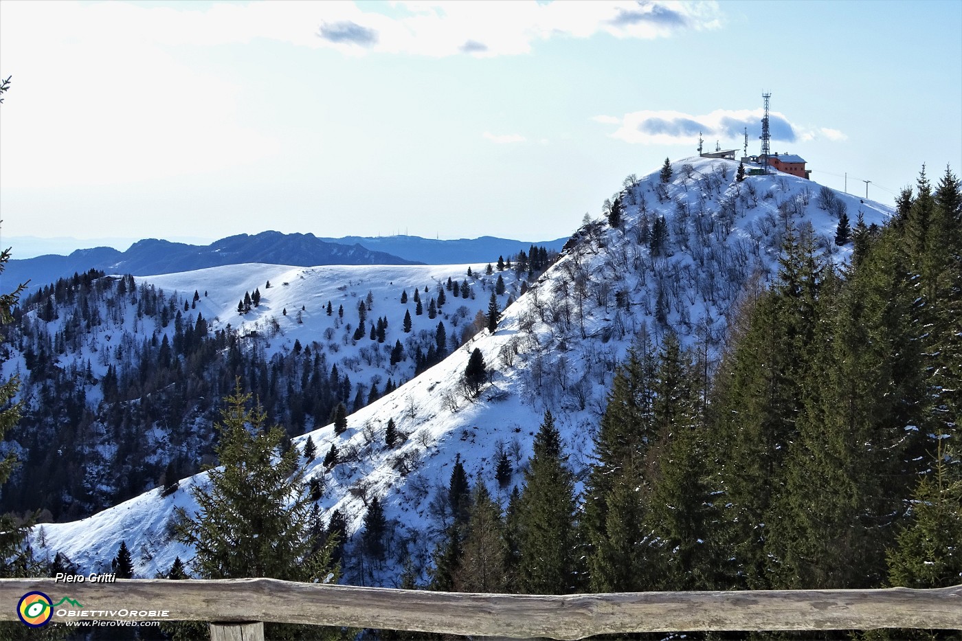 50 Mi godo un buon pranzetto al sacco con vista verso il Monte Torcola Soliva, prossima meta.JPG